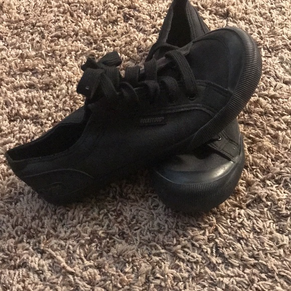 Rocket dog all black sneaker women’s 8 with soft foam insole. - Picture 2 of 6